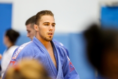 045