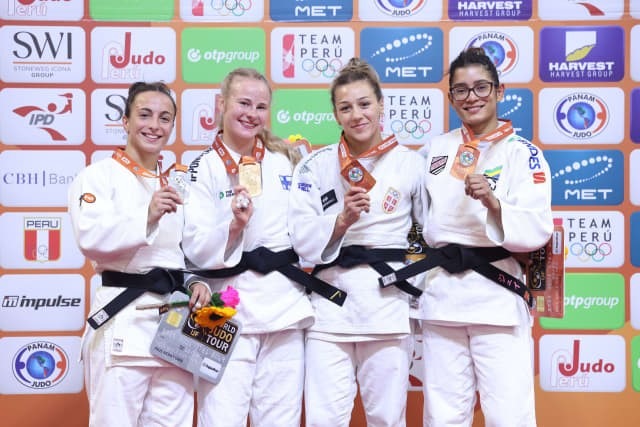 ESPAÑA SUMA DOS PLATAS EN LIMA CON ADRIANA RODRÍGUEZ Y LAURA VAZQUEZ