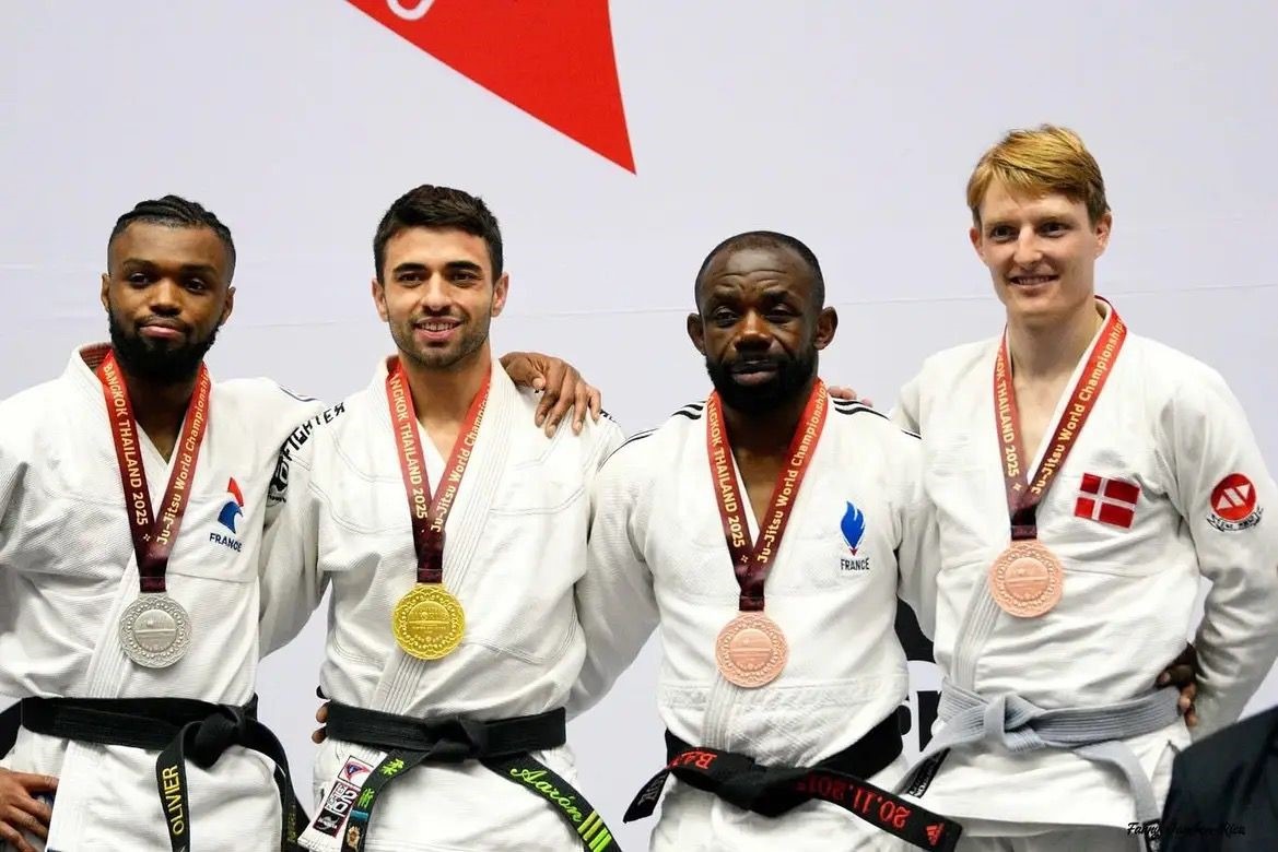AARON GÓMEZ, CAMPEÓN DEL MUNDO DE JIU-JITSU EN –77 KG Y HAYRAPETYAN PLATA